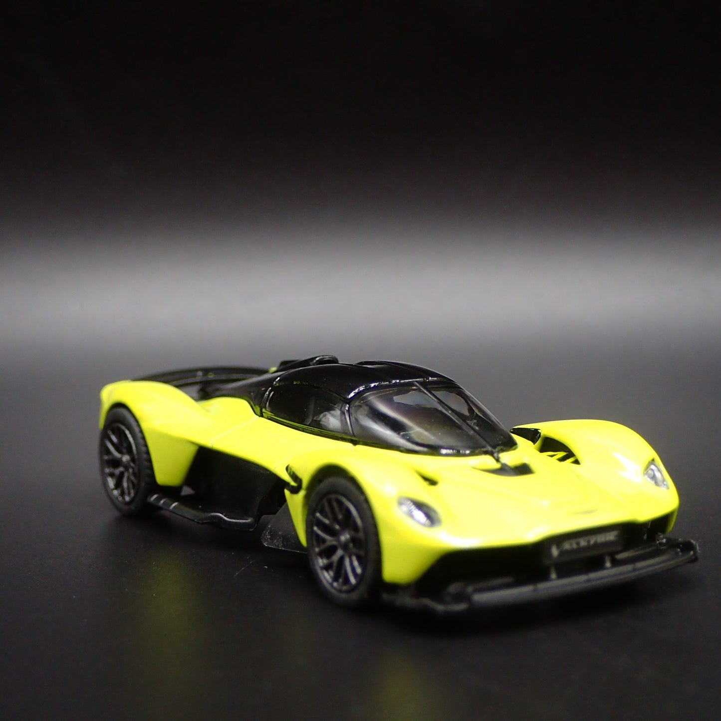 2021-2024 ASTON MARTIN VALKYRIE SUPER CAR LIME 1/64 SCALE DIECAST MODEL CAR