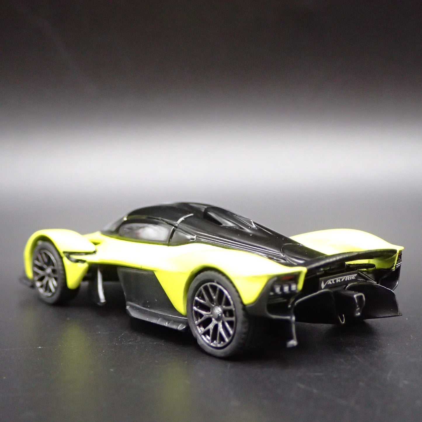 2021-2024 ASTON MARTIN VALKYRIE SUPER CAR LIME 1/64 SCALE DIECAST MODEL CAR