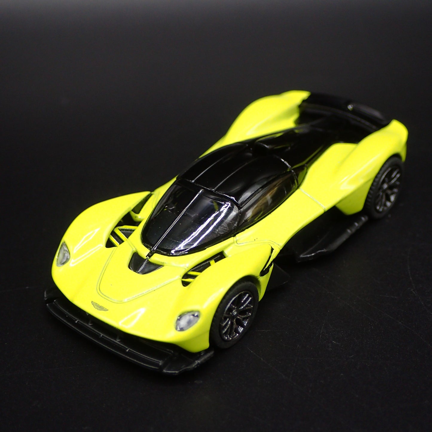 2021-2024 ASTON MARTIN VALKYRIE SUPER CAR LIME 1/64 SCALE DIECAST MODEL CAR
