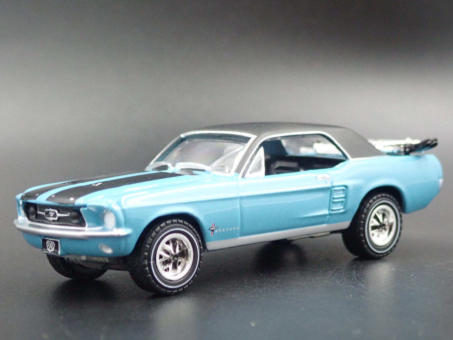 1967 67 FORD MUSTANG COUPE BLUE 1:64 SCALE COLLECTIBLE DIORAMA DIECAST MODEL CAR