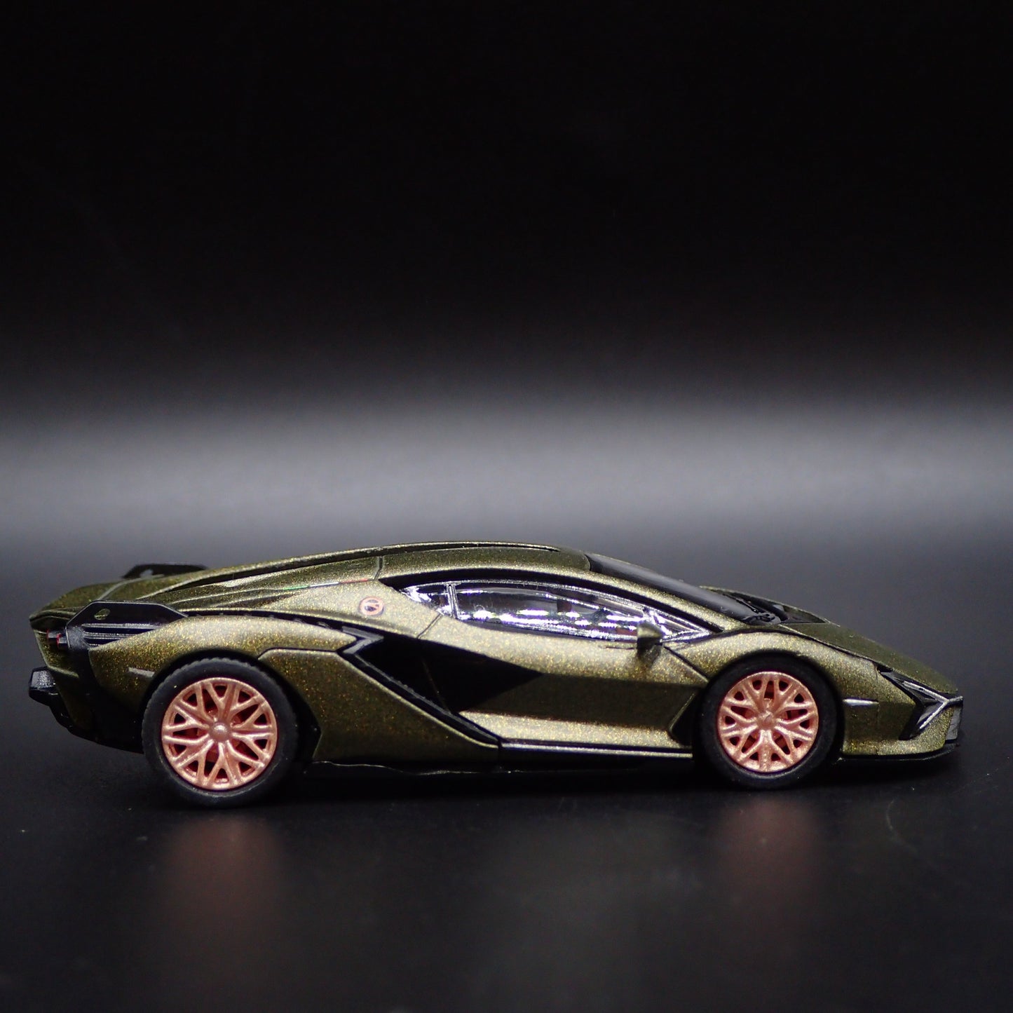 2020-2022 LAMBORGHINI SIAN FKP 37 SUPERCAR 1:64 SCALE DIORAMA DIECAST MODEL CAR