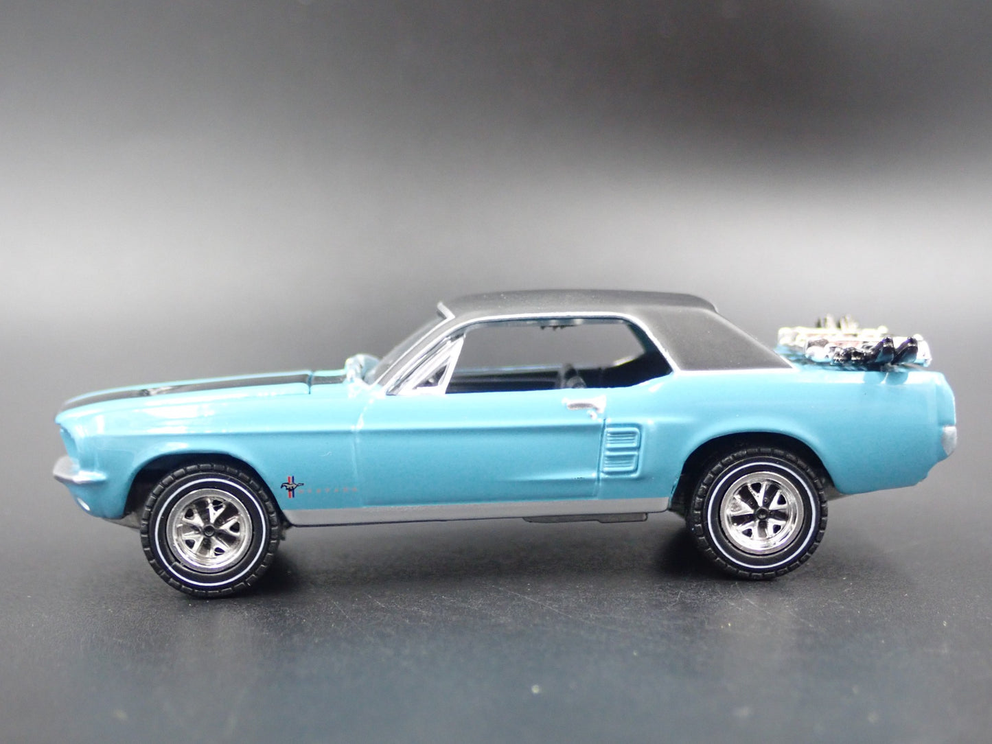 1967 67 FORD MUSTANG COUPE BLUE 1:64 SCALE COLLECTIBLE DIORAMA DIECAST MODEL CAR