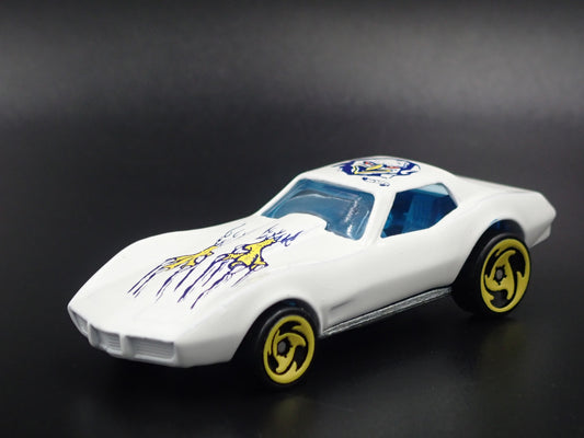 1968 68 CHEVY CHEVROLET CORVETTE STINGRAY 1/64 SCALE DIORAMA DIECAST MODEL CAR