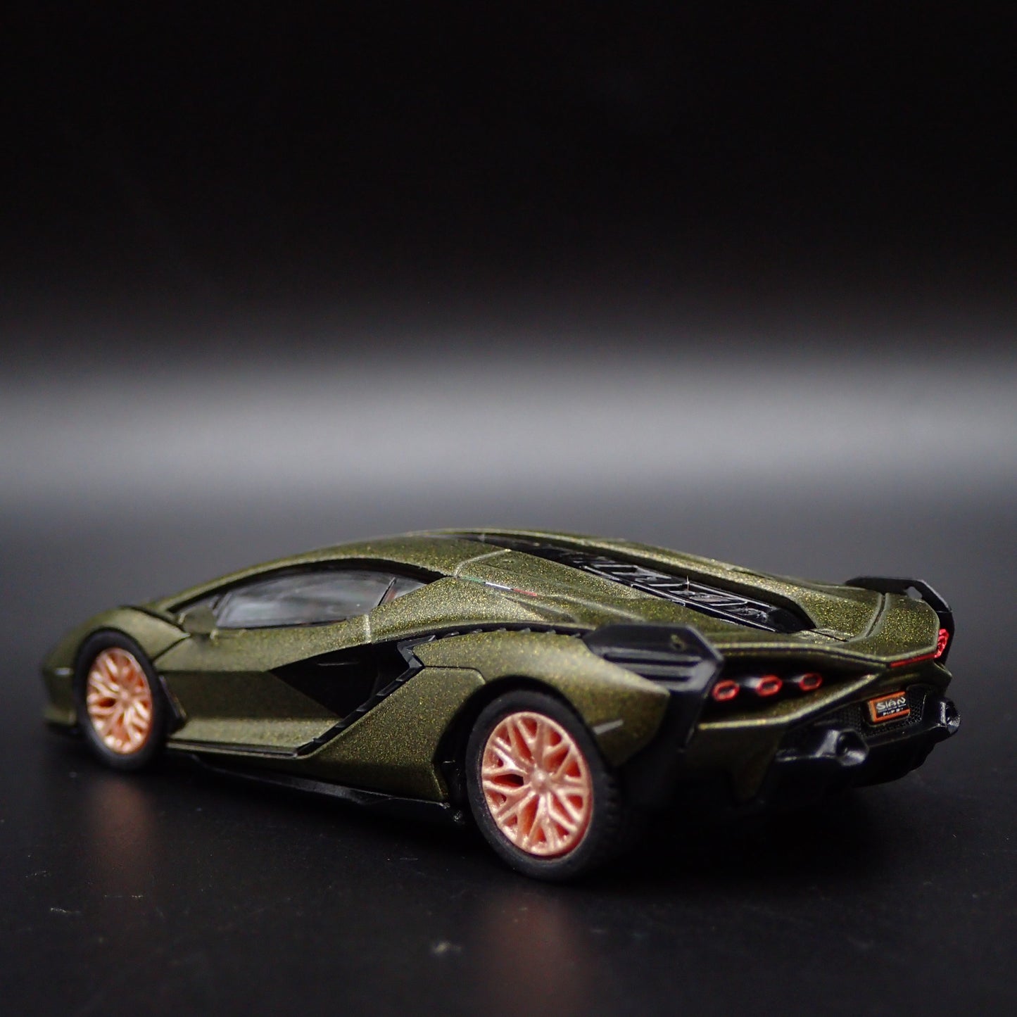 2020-2022 LAMBORGHINI SIAN FKP 37 SUPERCAR 1:64 SCALE DIORAMA DIECAST MODEL CAR