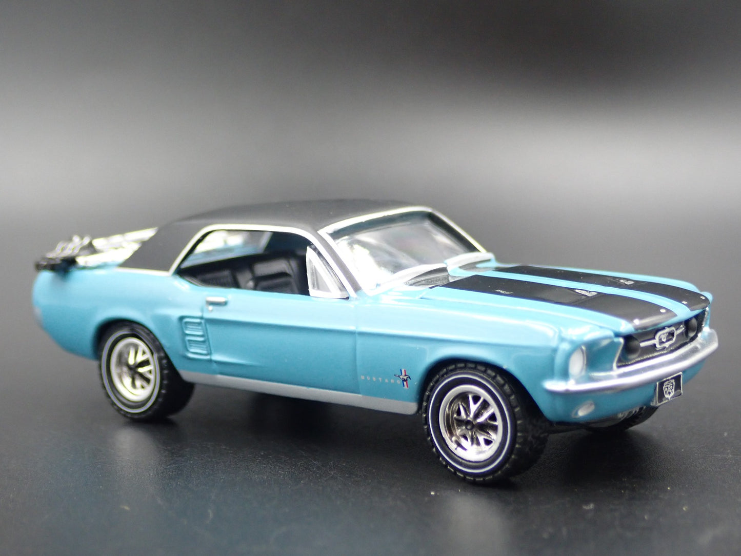 1967 67 FORD MUSTANG COUPE BLUE 1:64 SCALE COLLECTIBLE DIORAMA DIECAST MODEL CAR