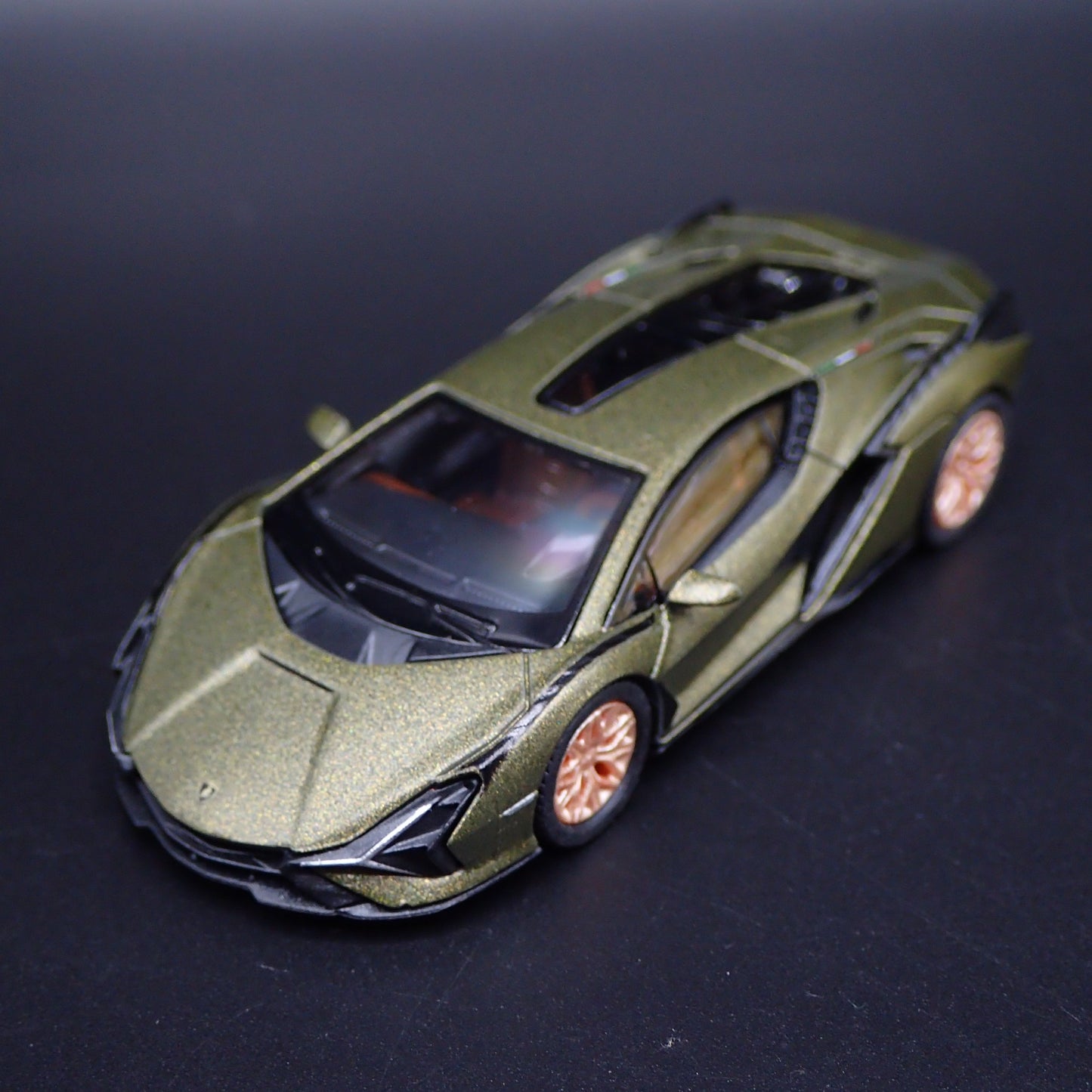 2020-2022 LAMBORGHINI SIAN FKP 37 SUPERCAR 1:64 SCALE DIORAMA DIECAST MODEL CAR