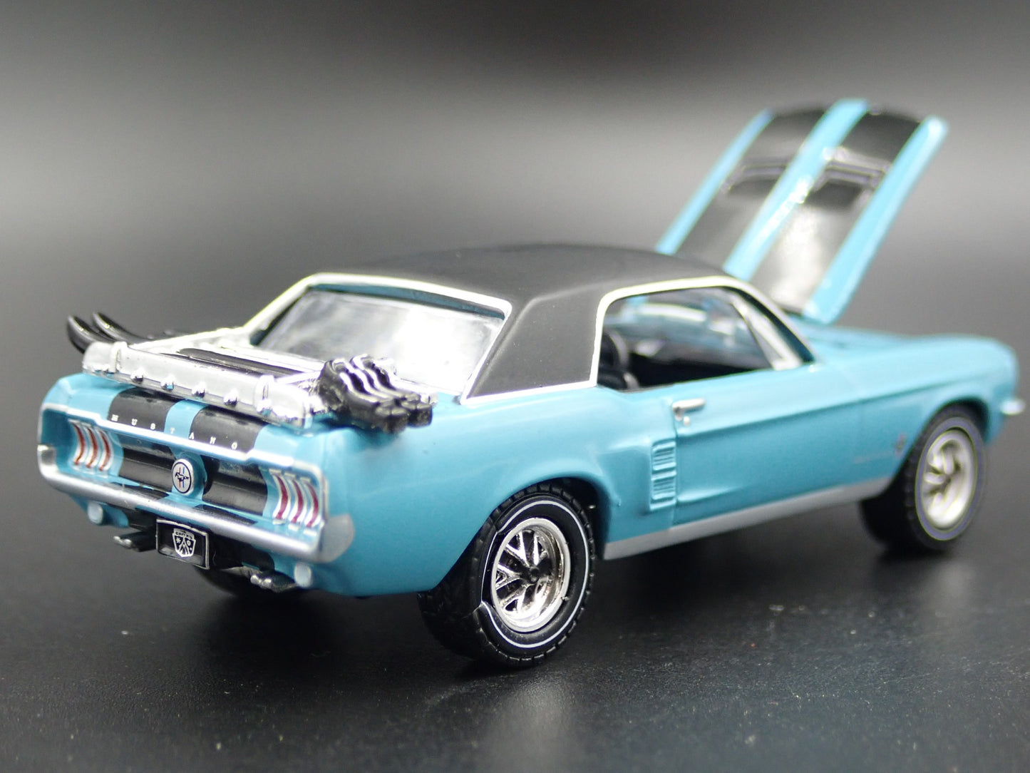 1967 67 FORD MUSTANG COUPE BLUE 1:64 SCALE COLLECTIBLE DIORAMA DIECAST MODEL CAR
