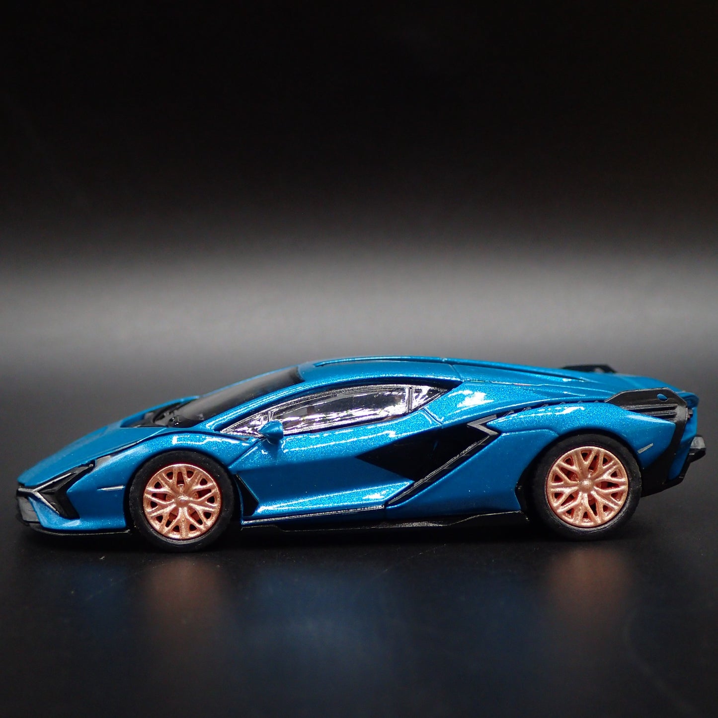2020-2022 LAMBORGHINI SIAN FKP 37 SUPERCAR 1:64 SCALE DIORAMA DIECAST MODEL CAR