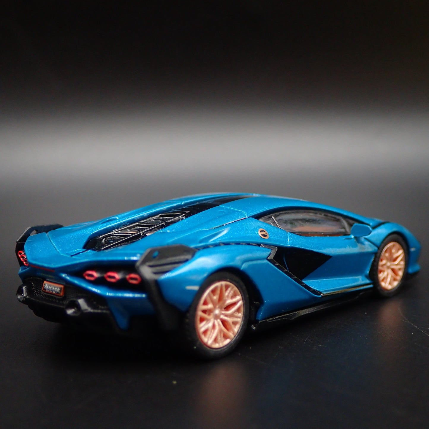 2020-2022 LAMBORGHINI SIAN FKP 37 SUPERCAR 1:64 SCALE DIORAMA DIECAST MODEL CAR