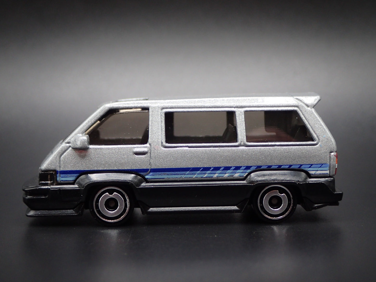1985-1991 TOYOTA VAN SILVER 1/64 SCALE COLLECTIBLE DIORAMA DIECAST MODEL CAR
