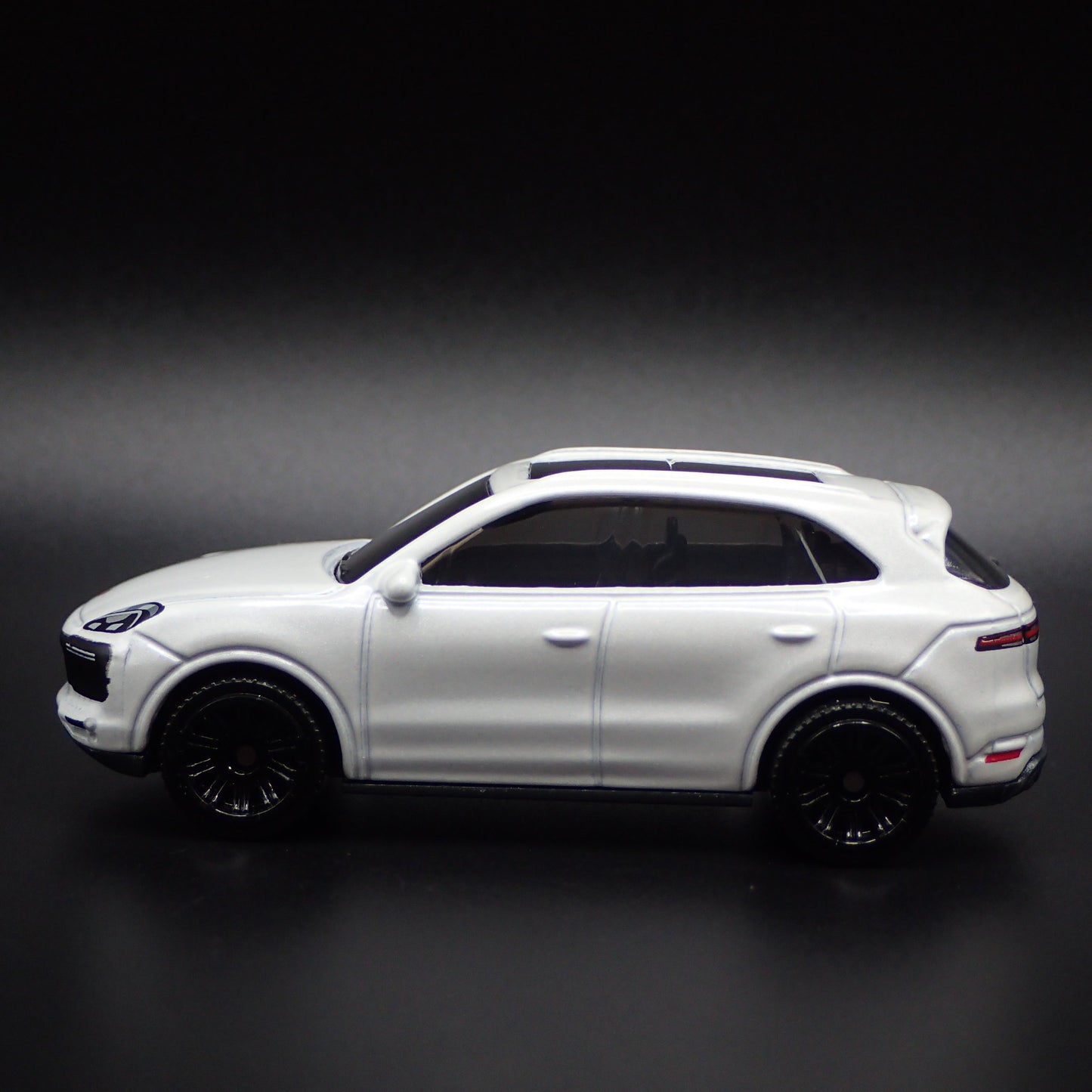 2018-2025 PORSCHE CAYENNE TURBO 1:64 SCALE COLLECTIBLE DIORAMA DIECAST MODEL CAR