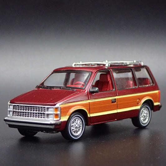 1984-1990 DODGE CARAVAN RARE 1/64 SCALE COLLECTIBLE DIORAMA DIECAST MODEL CAR