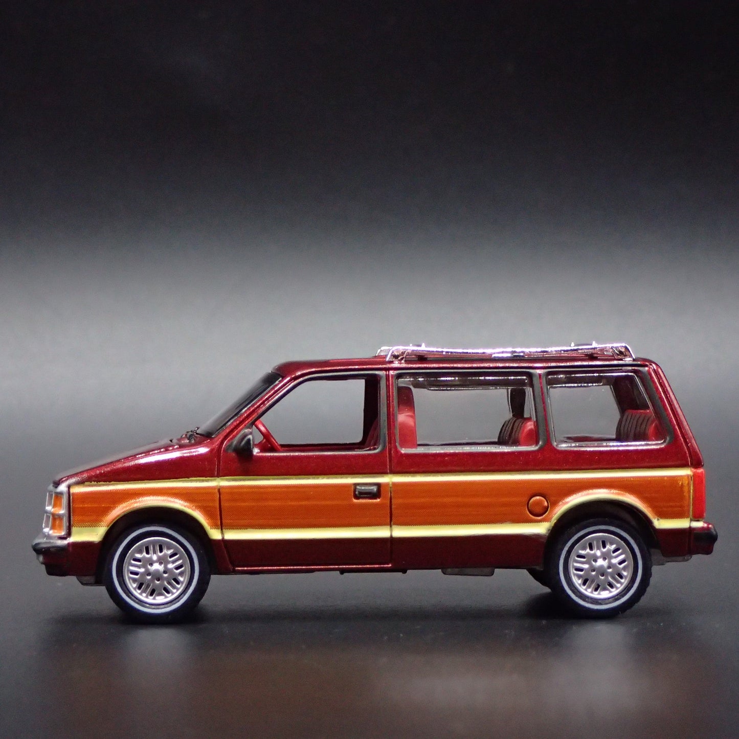 1984-1990 DODGE CARAVAN RARE 1/64 SCALE COLLECTIBLE DIORAMA DIECAST MODEL CAR