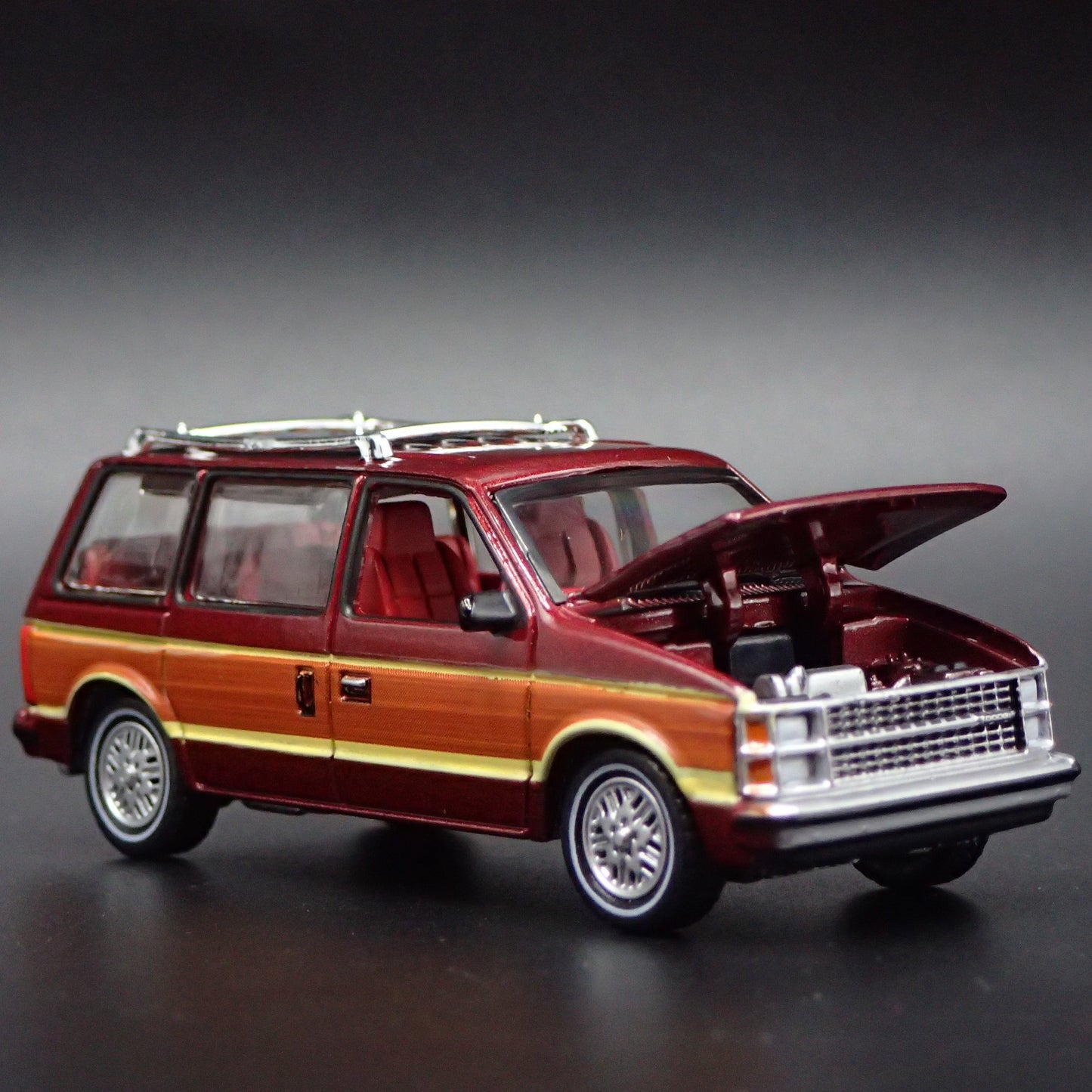1984-1990 DODGE CARAVAN RARE 1/64 SCALE COLLECTIBLE DIORAMA DIECAST MODEL CAR