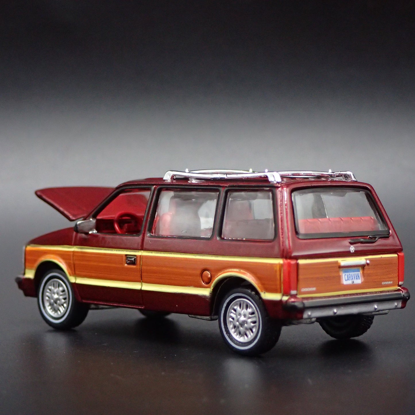 1984-1990 DODGE CARAVAN RARE 1/64 SCALE COLLECTIBLE DIORAMA DIECAST MODEL CAR