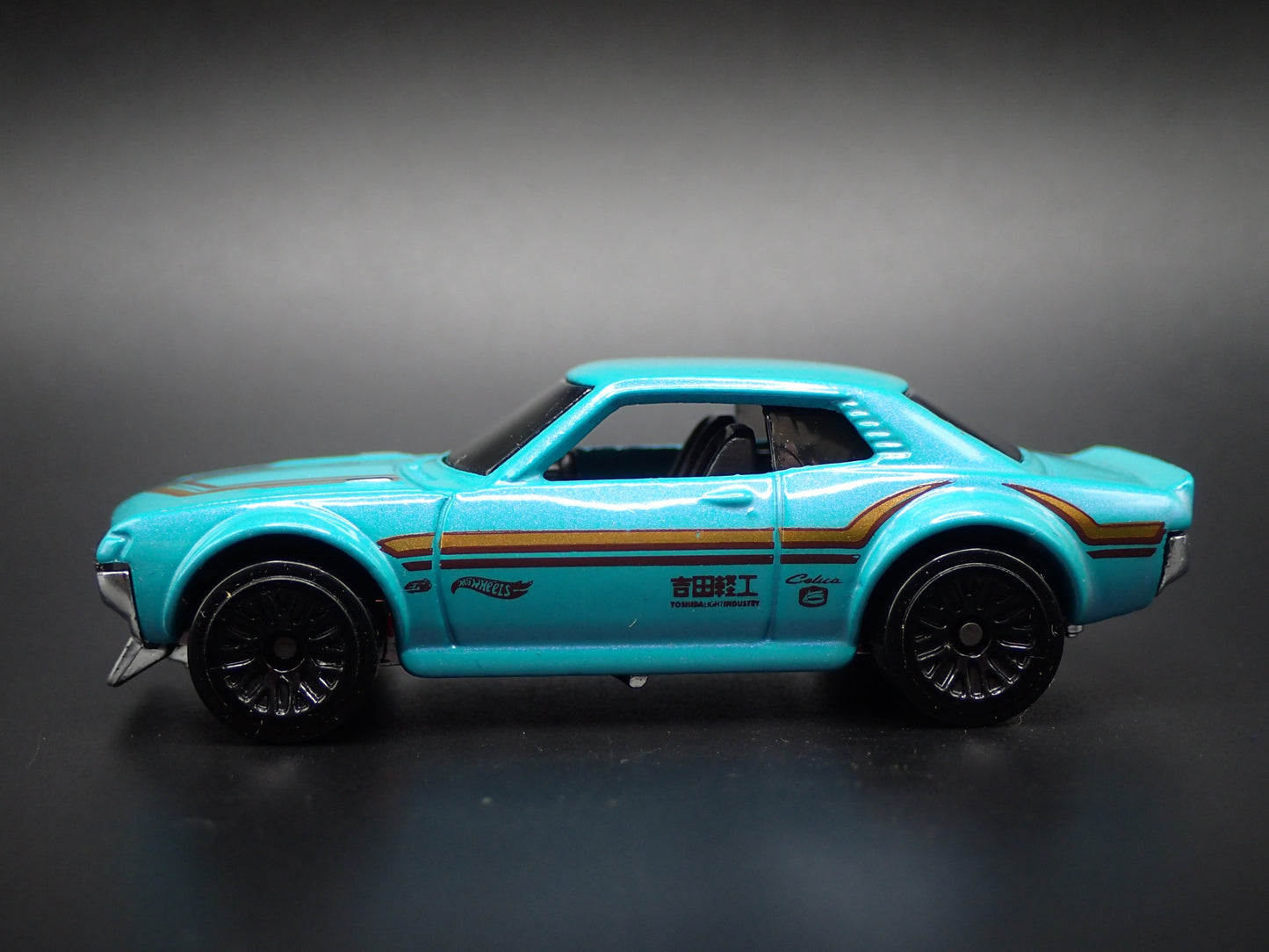 1970-1977 TOYOTA CELICA RARE 1:64 SCALE COLLECTIBLE DIORAMA DIECAST MODEL CAR