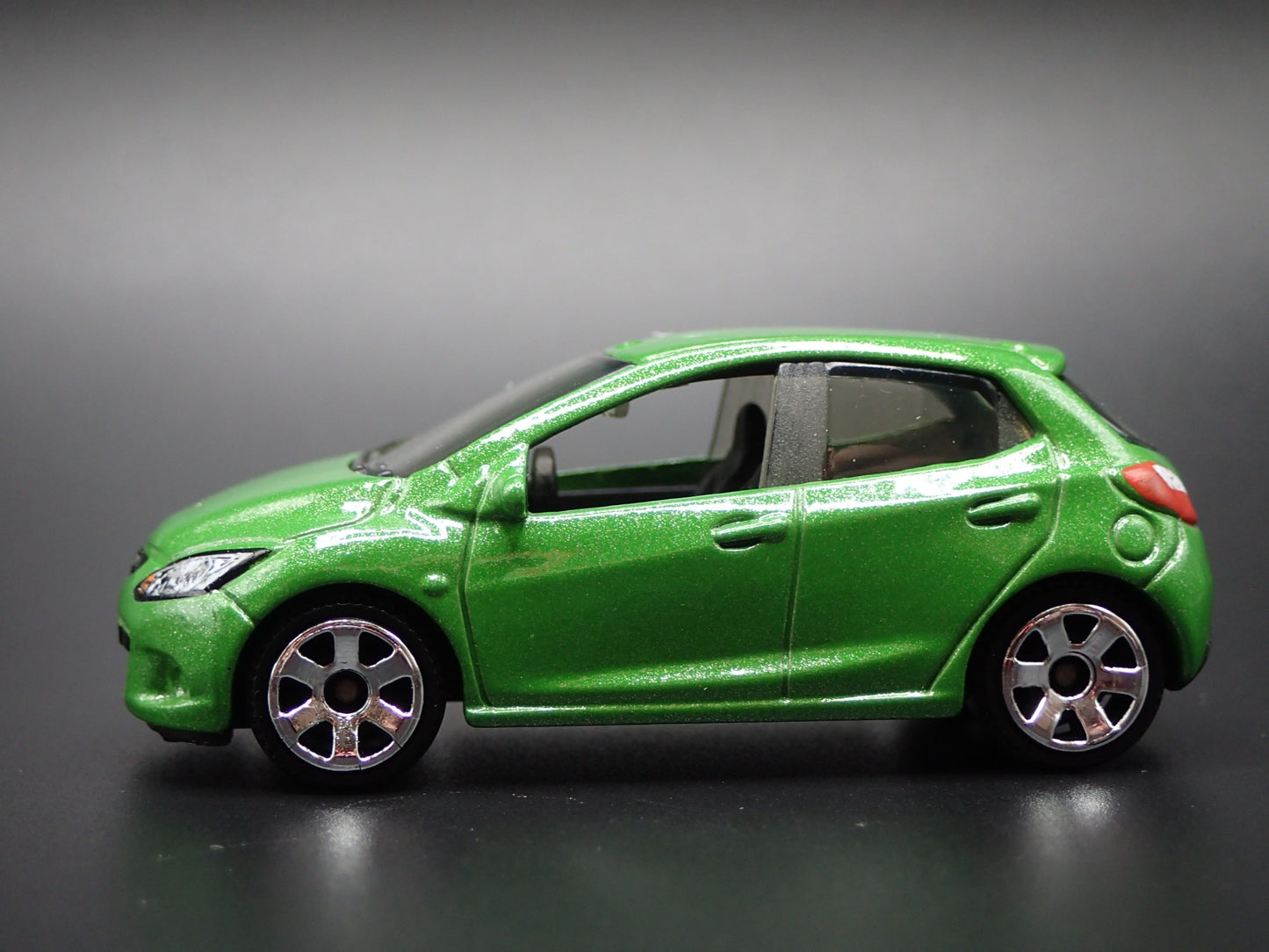 2008-2014 MAZDA 2 4 FOUR DOOR GREEN 1:64 SCALE COLLECTIBLE DIECAST MODEL CAR