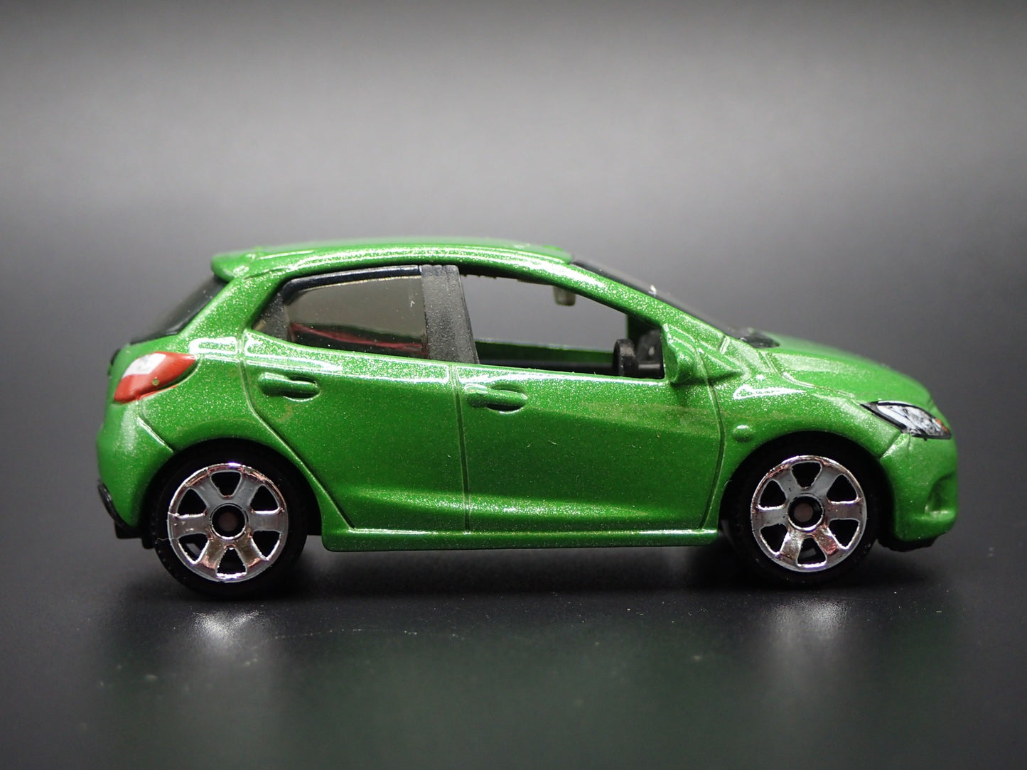2008-2014 MAZDA 2 4 FOUR DOOR GREEN 1:64 SCALE COLLECTIBLE DIECAST MODEL CAR