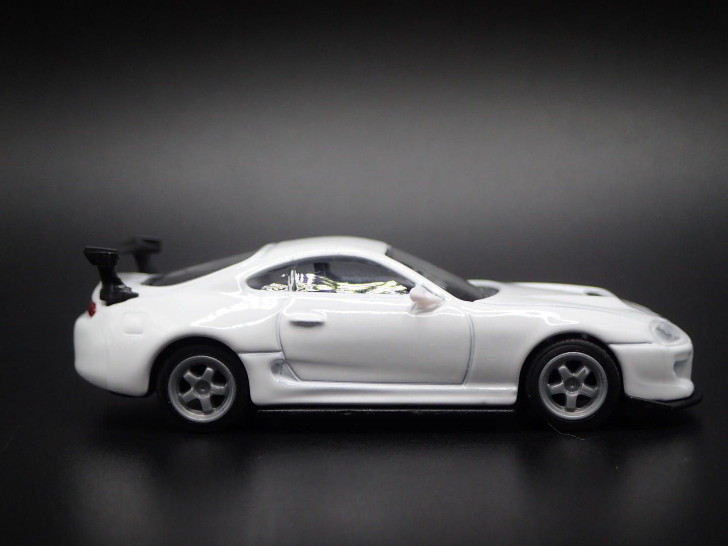 1993 - 2002 TOYOTA SUPRA WHITE 1/64 SCALE COLLECTIBLE DIORAMA DIECAST MODEL CAR