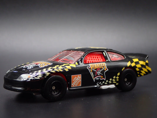 2000 00 FORD TAURUS NASCAR PITTSBURGH PIRATES BLACK 1/64 SCALE DIECAST MODEL CAR