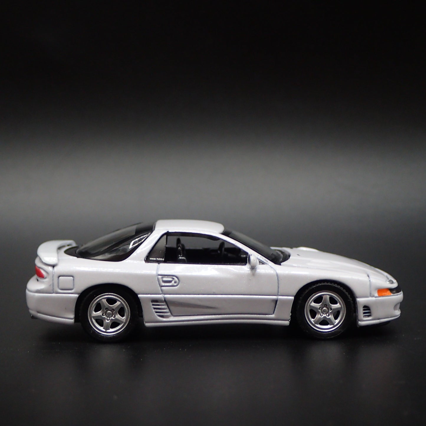 1990-2000 MITSUBISHI GTO 3000GT 1:64 SCALE COLLECTIBLE DIORAMA DIECAST MODEL CAR