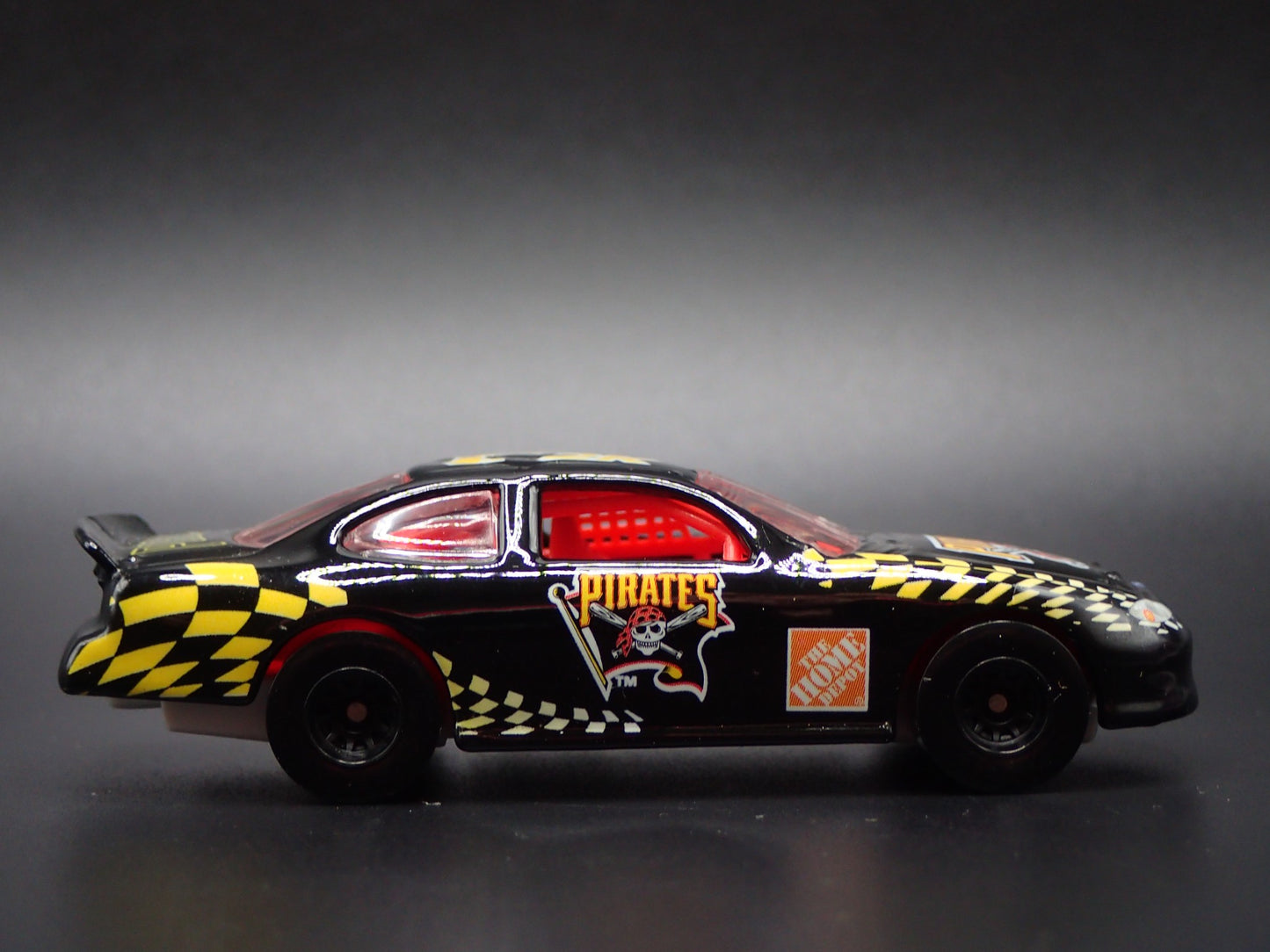 2000 00 FORD TAURUS NASCAR PITTSBURGH PIRATES BLACK 1/64 SCALE DIECAST MODEL CAR