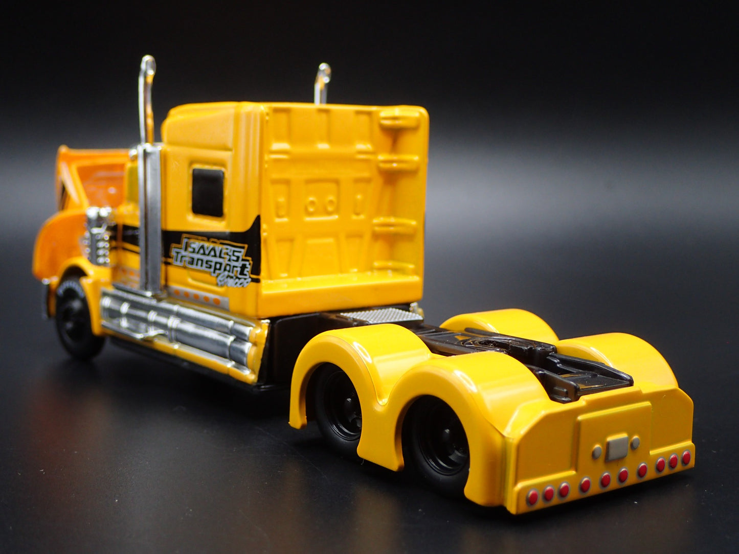 INTERNATIONAL LONESTAR CAB BIG RIG 1/64 SCALE COLLECTIBLE DIECAST MODEL CAR