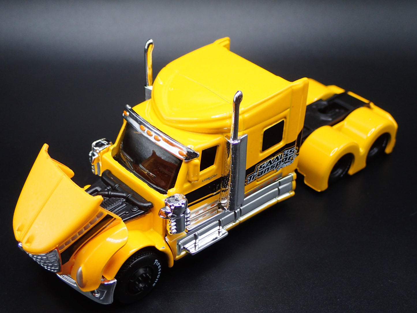 INTERNATIONAL LONESTAR CAB BIG RIG 1/64 SCALE COLLECTIBLE DIECAST MODEL CAR
