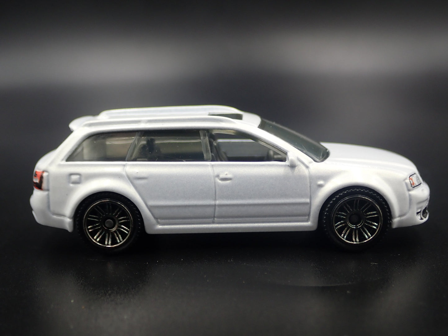 2002-2004 AUDI AVANT RS6 STATION WAGON WHITE 1/64 SCALE DIECAST MODEL CAR
