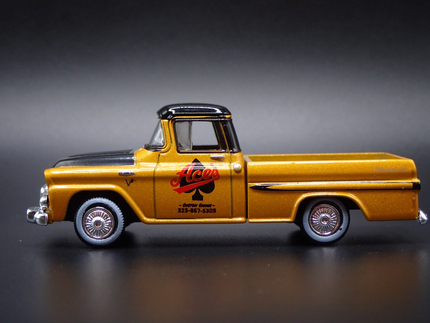 1959 59 GMC FLEETSIDE PICKUP TRUCK ACES GOLD 1:64 SCALE DIECAST MODEL CAR