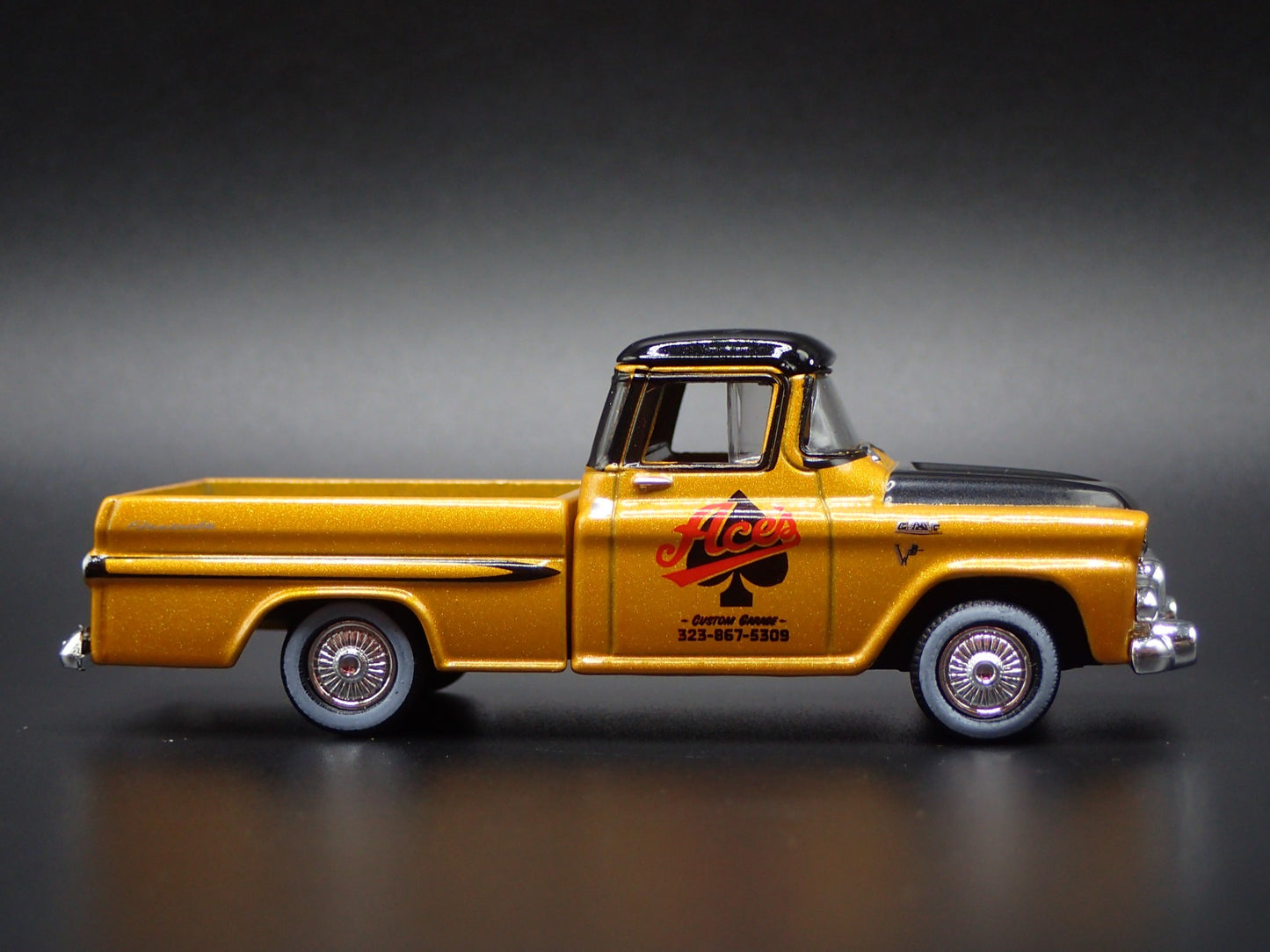 1959 59 GMC FLEETSIDE PICKUP TRUCK ACES GOLD 1:64 SCALE DIECAST MODEL CAR