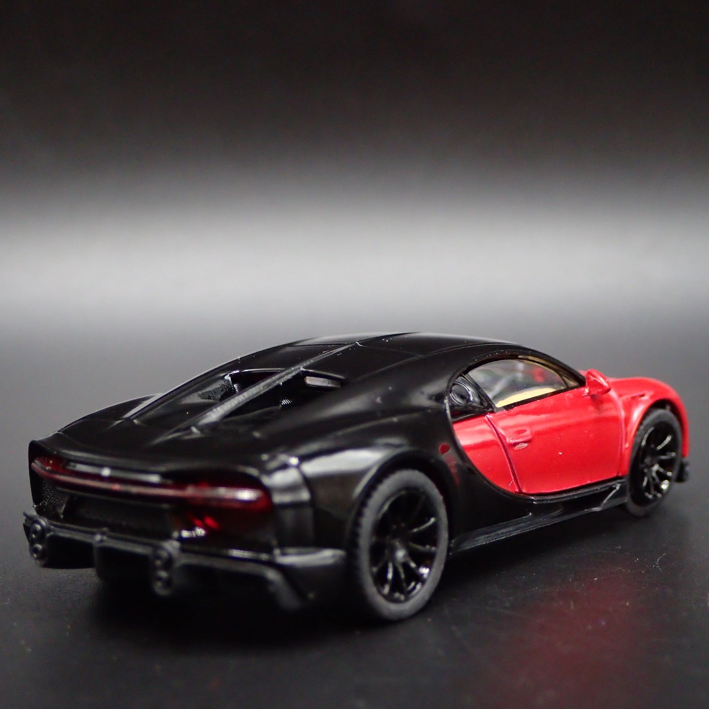2016-2024 BUGATTI CHIRON SUPERSPORT RED 1:64 SCALE DIORAMA DIECAST MODEL CAR
