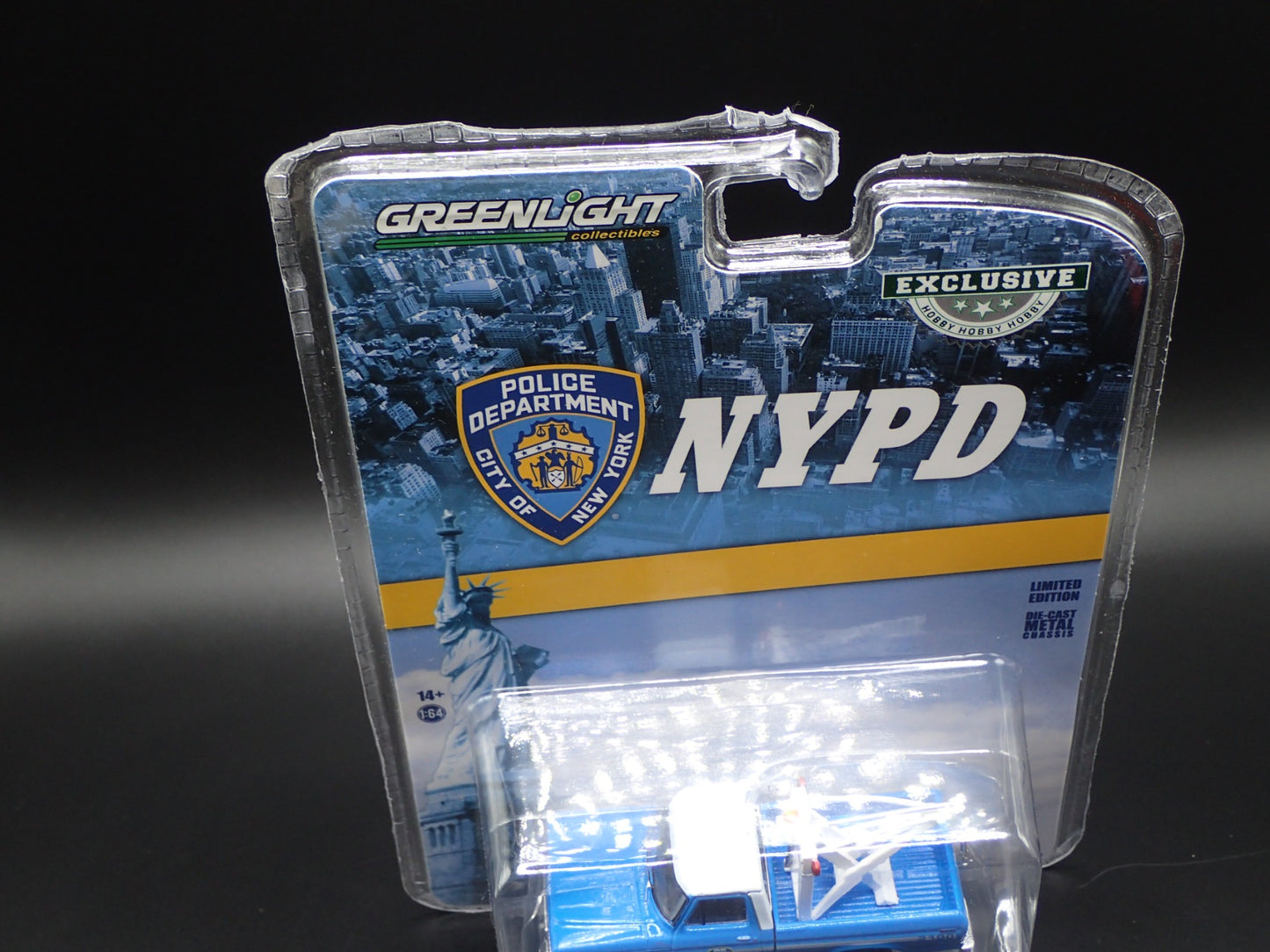 2023 GREENLIGHT 1979 FORD F250 TOW TRUCK NYPD WRECKER HOBBY GREEN MACHINE CHASE
