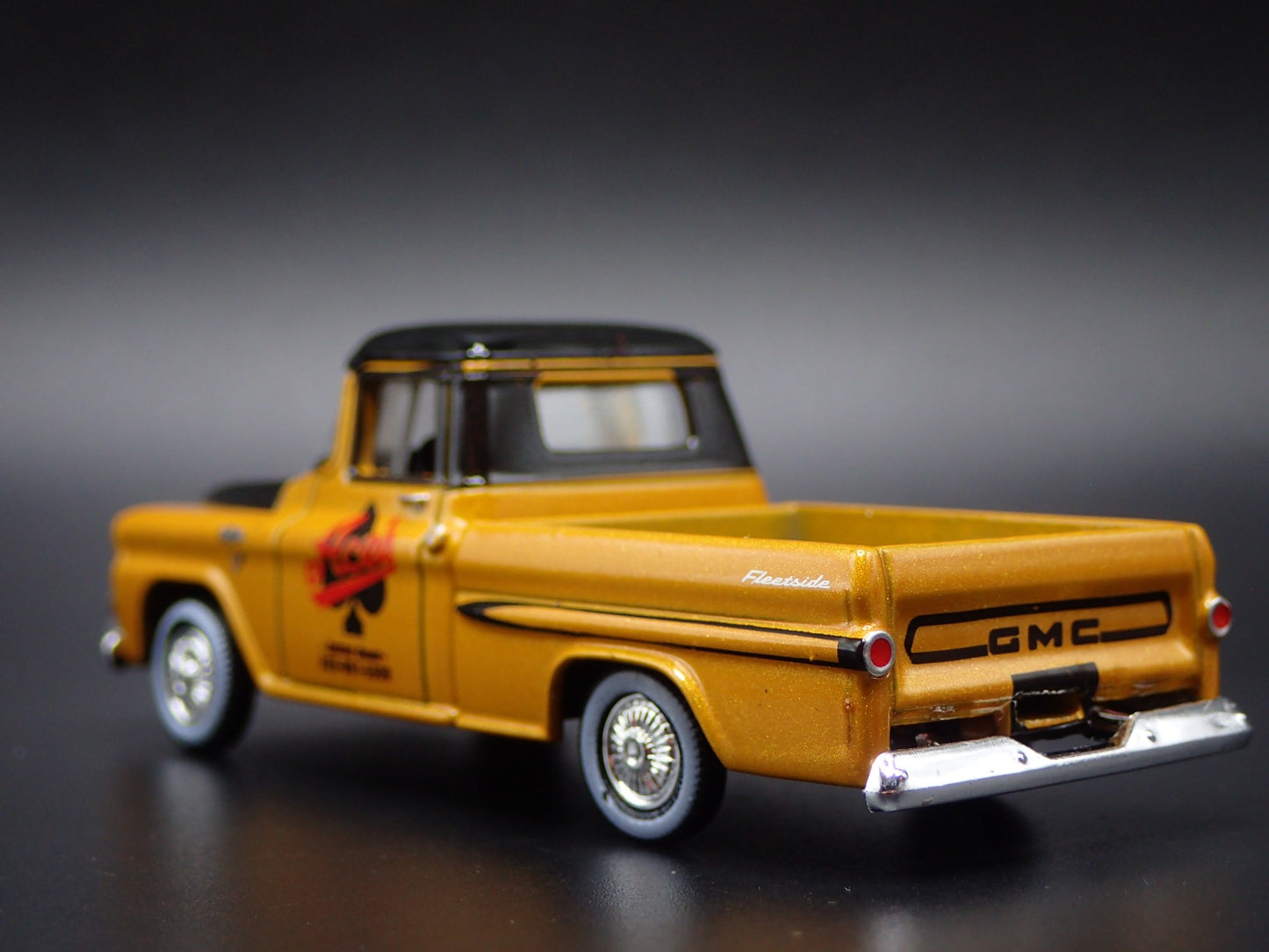 1959 59 GMC FLEETSIDE PICKUP TRUCK ACES GOLD 1:64 SCALE DIECAST MODEL CAR