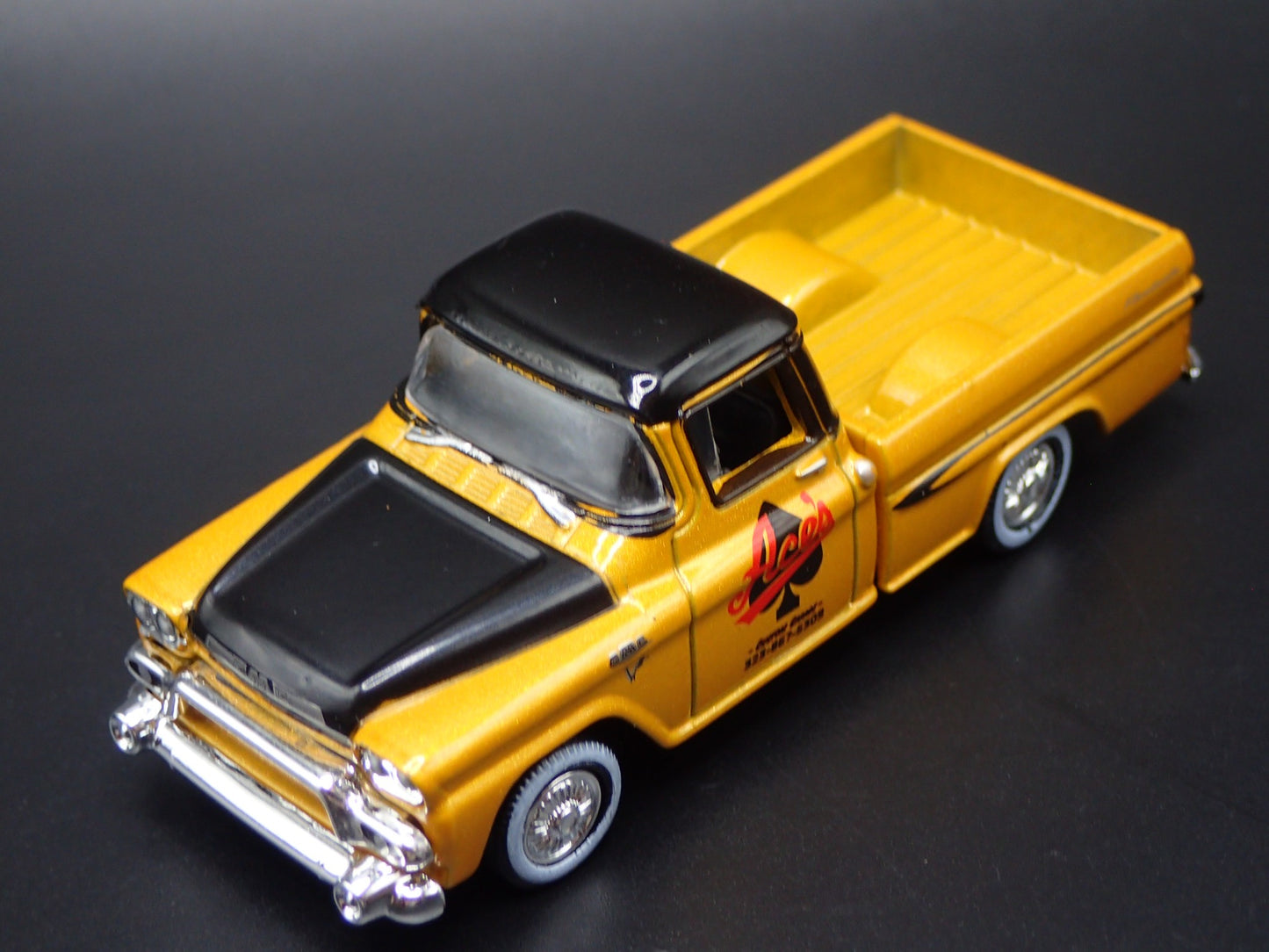 1959 59 GMC FLEETSIDE PICKUP TRUCK ACES GOLD 1:64 SCALE DIECAST MODEL CAR