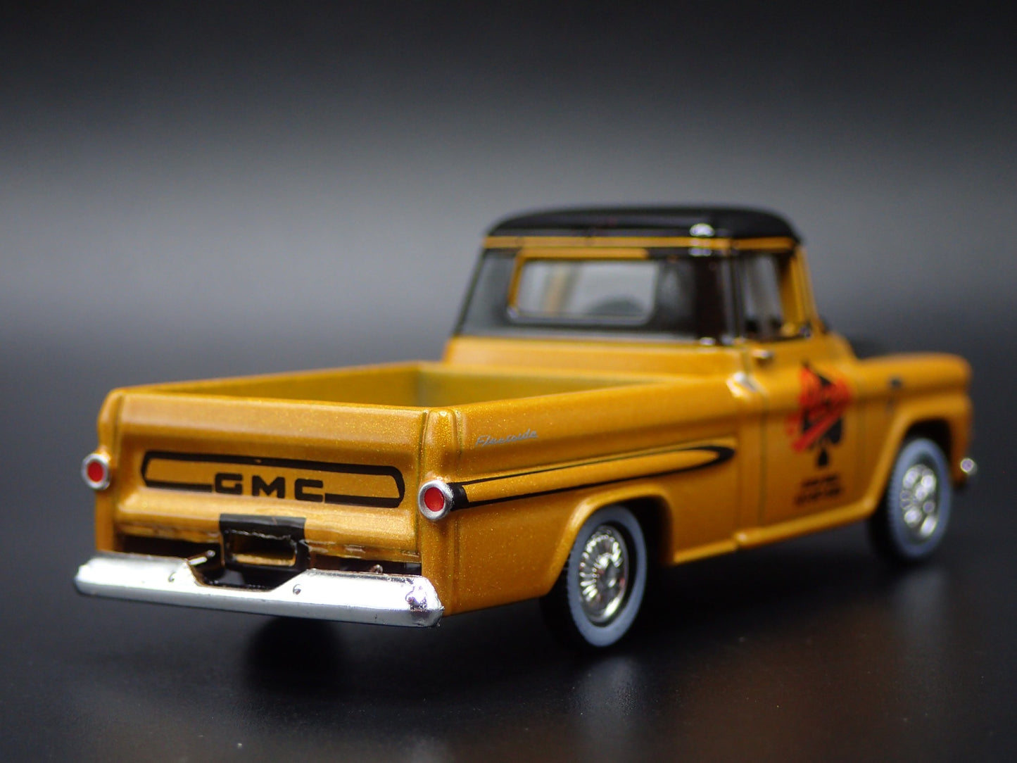 1959 59 GMC FLEETSIDE PICKUP TRUCK ACES GOLD 1:64 SCALE DIECAST MODEL CAR