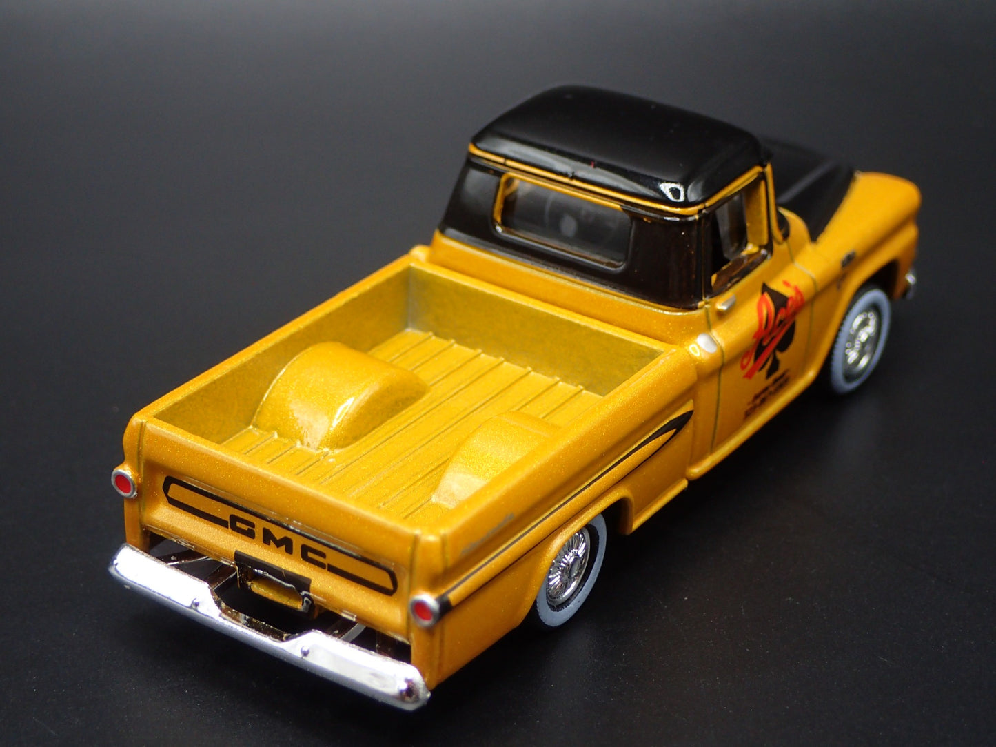 1959 59 GMC FLEETSIDE PICKUP TRUCK ACES GOLD 1:64 SCALE DIECAST MODEL CAR