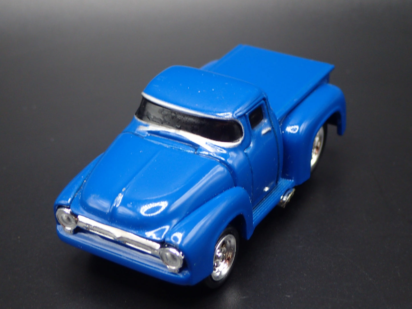 1956 56 FORD F100 PICKUP TRUCK BLUE 1:64 SCALE DIORAMA DIECAST MODEL CAR