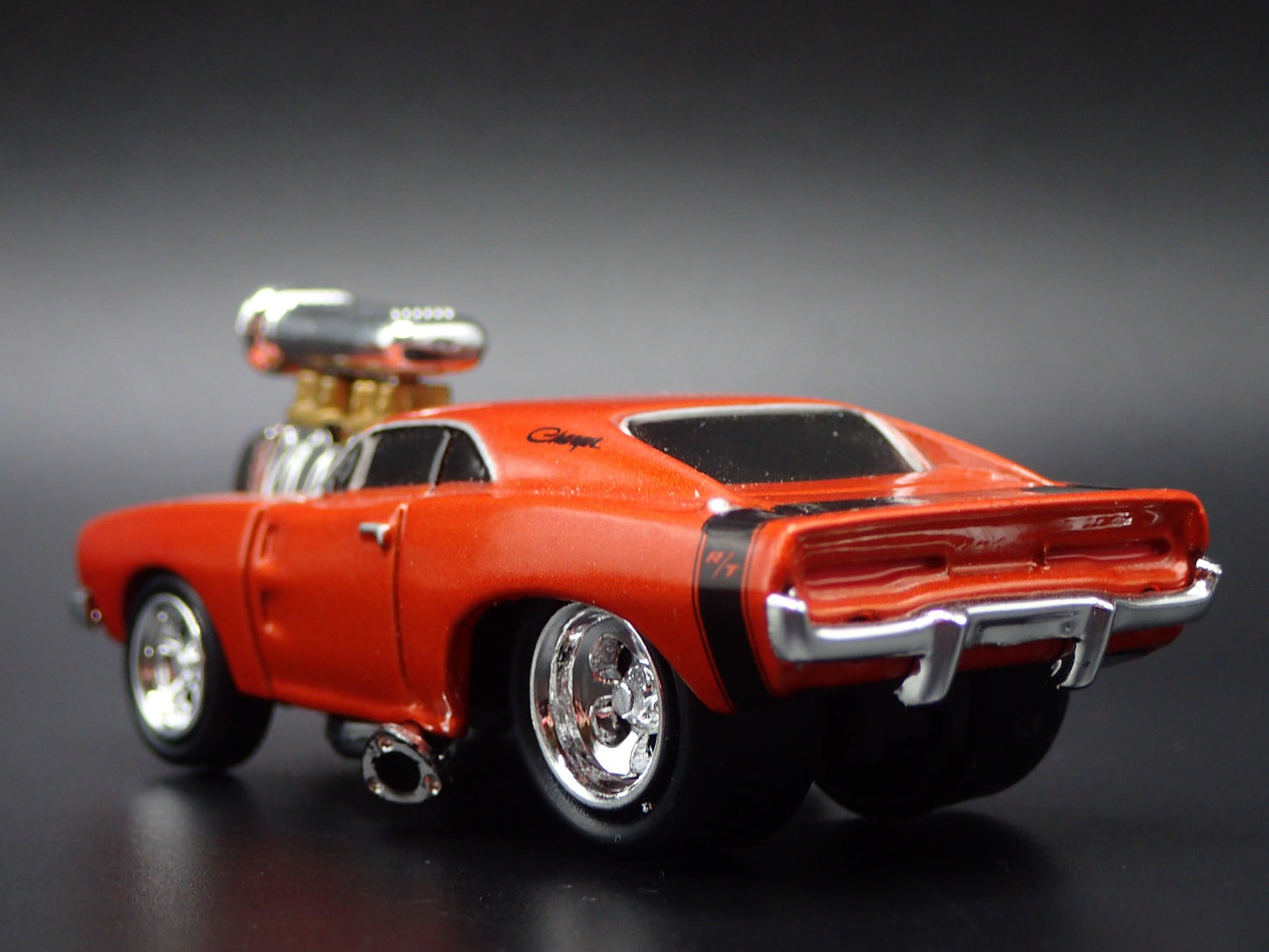 1969 69 DODGE CHARGER R/T 1:64 SCALE COLLECTIBLE DIORAMA DIECAST MODEL CAR
