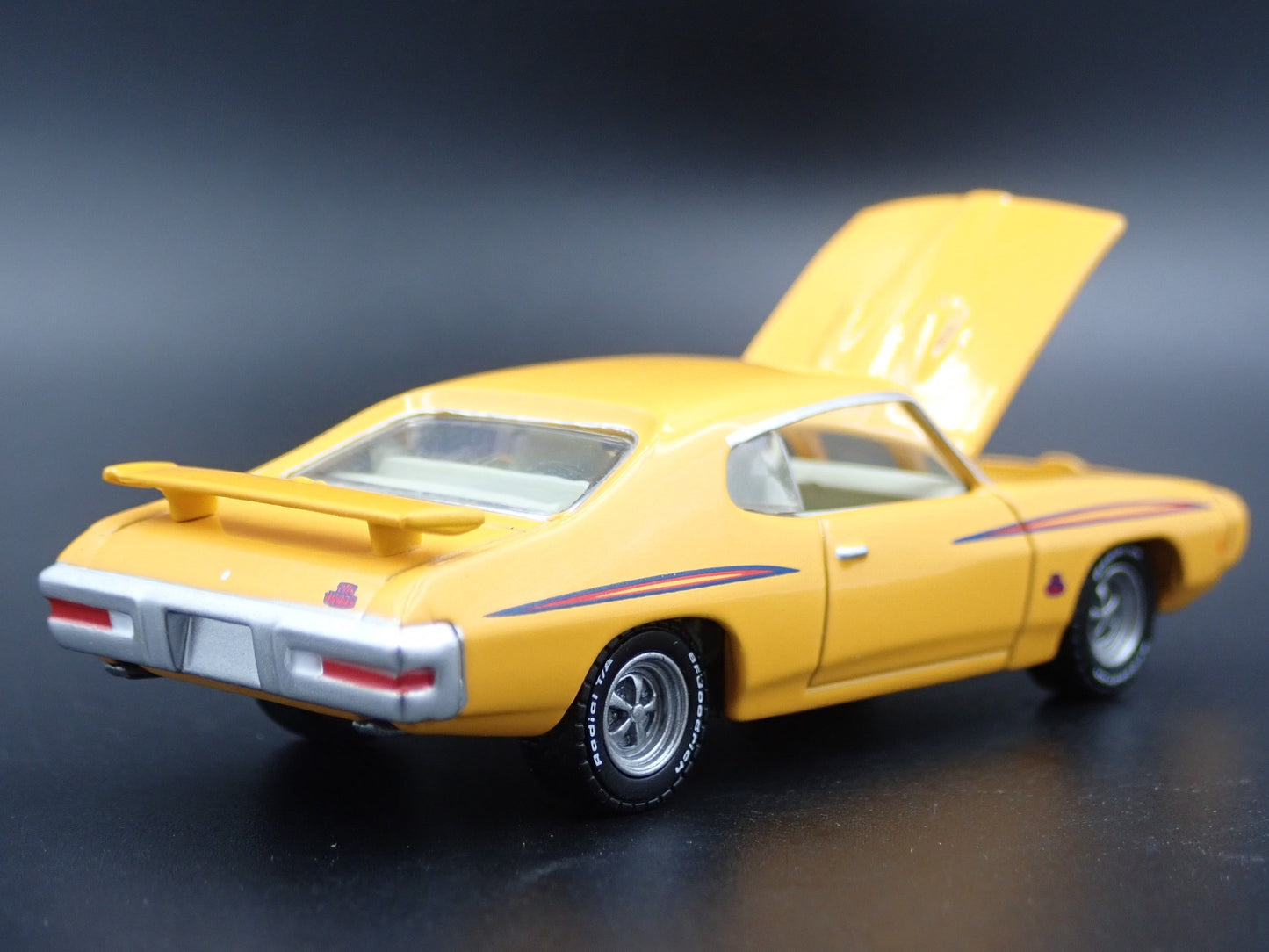 1970 70 PONTIAC GTO JUDGE RARE 1/64 SCALE COLLECTIBLE DIORAMA DIECAST MODEL CAR
