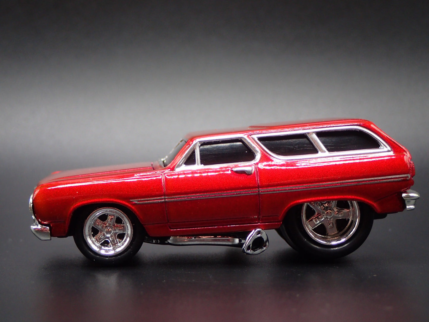 1965 65 CHEVY CHEVROLET CHEVELLE WAGON RED 1:64 SCALE DIORAMA DIECAST MODEL CAR