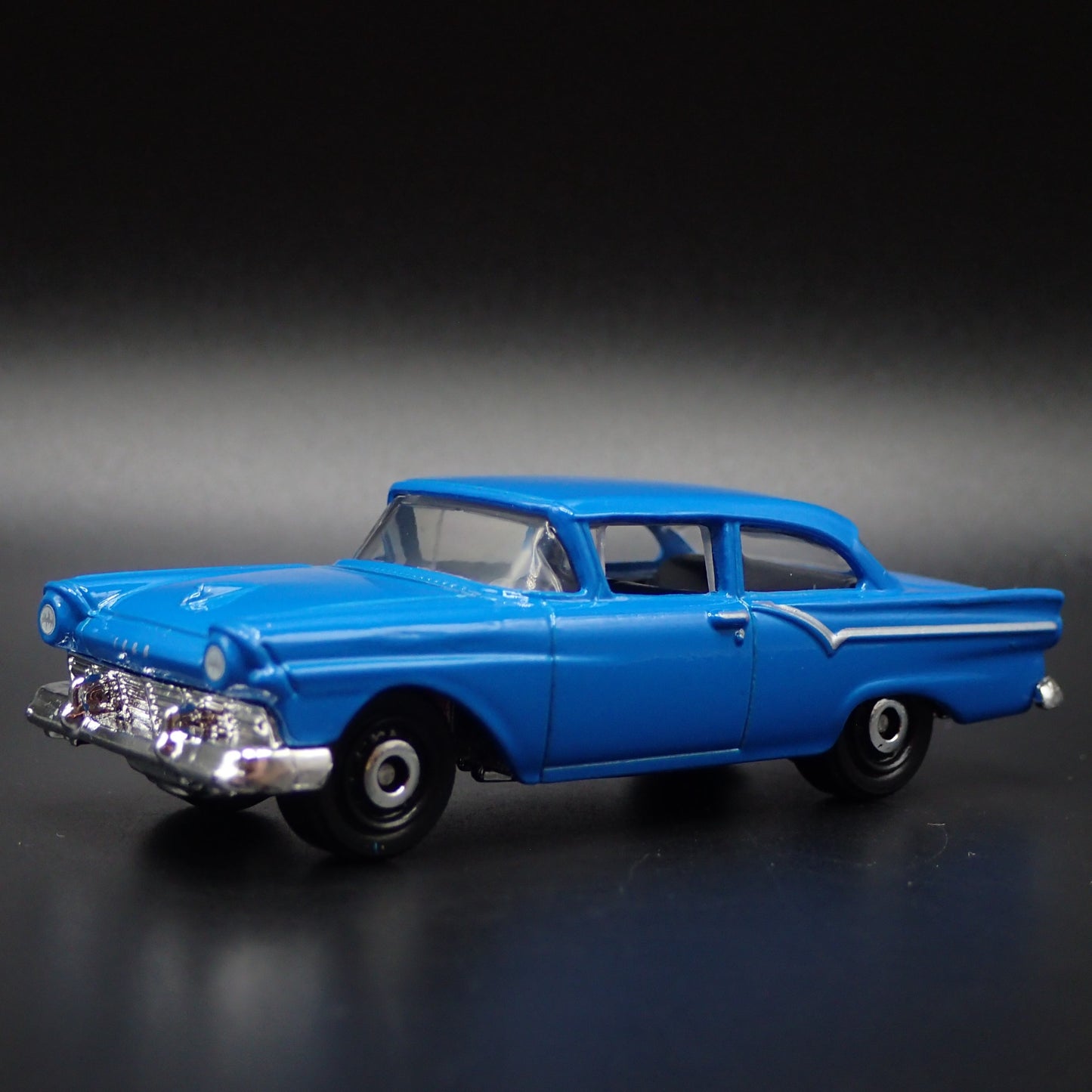 1957 57 FORD CUSTOM 300 BLUE 1:64 MB SCALE COLLECTIBLE DIORAMA DIECAST MODEL CAR