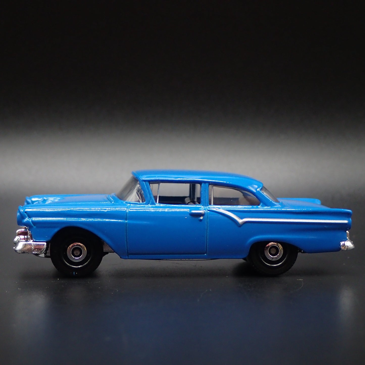 1957 57 FORD CUSTOM 300 BLUE 1:64 MB SCALE COLLECTIBLE DIORAMA DIECAST MODEL CAR