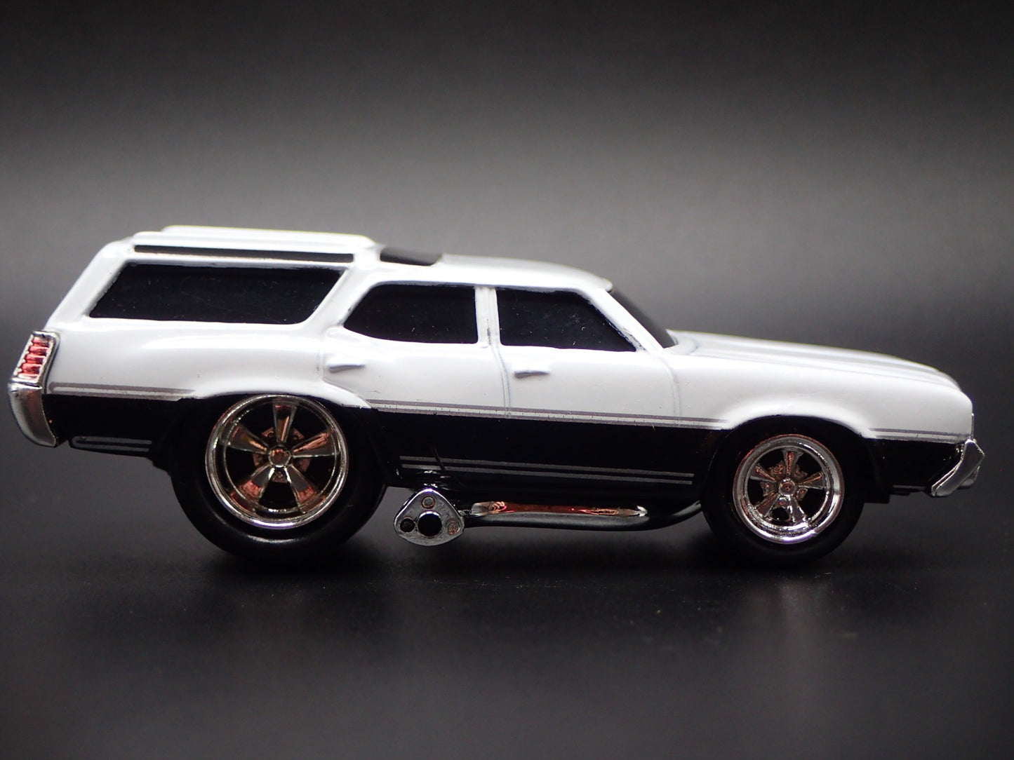 1970 70 OLDS OLDSMOBILE VISTA CRUISER STATON WAGON 1/64 SCALE DIECAST MODEL CAR