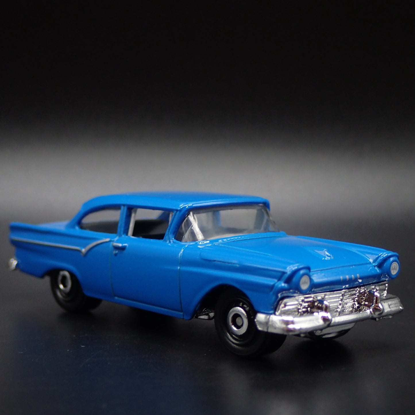 1957 57 FORD CUSTOM 300 BLUE 1:64 MB SCALE COLLECTIBLE DIORAMA DIECAST MODEL CAR