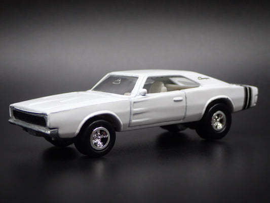 1968 68 DODGE CHARGER WHITE 1:64 SCALE COLLECTIBLE DIORAMA DIECAST MODEL CAR