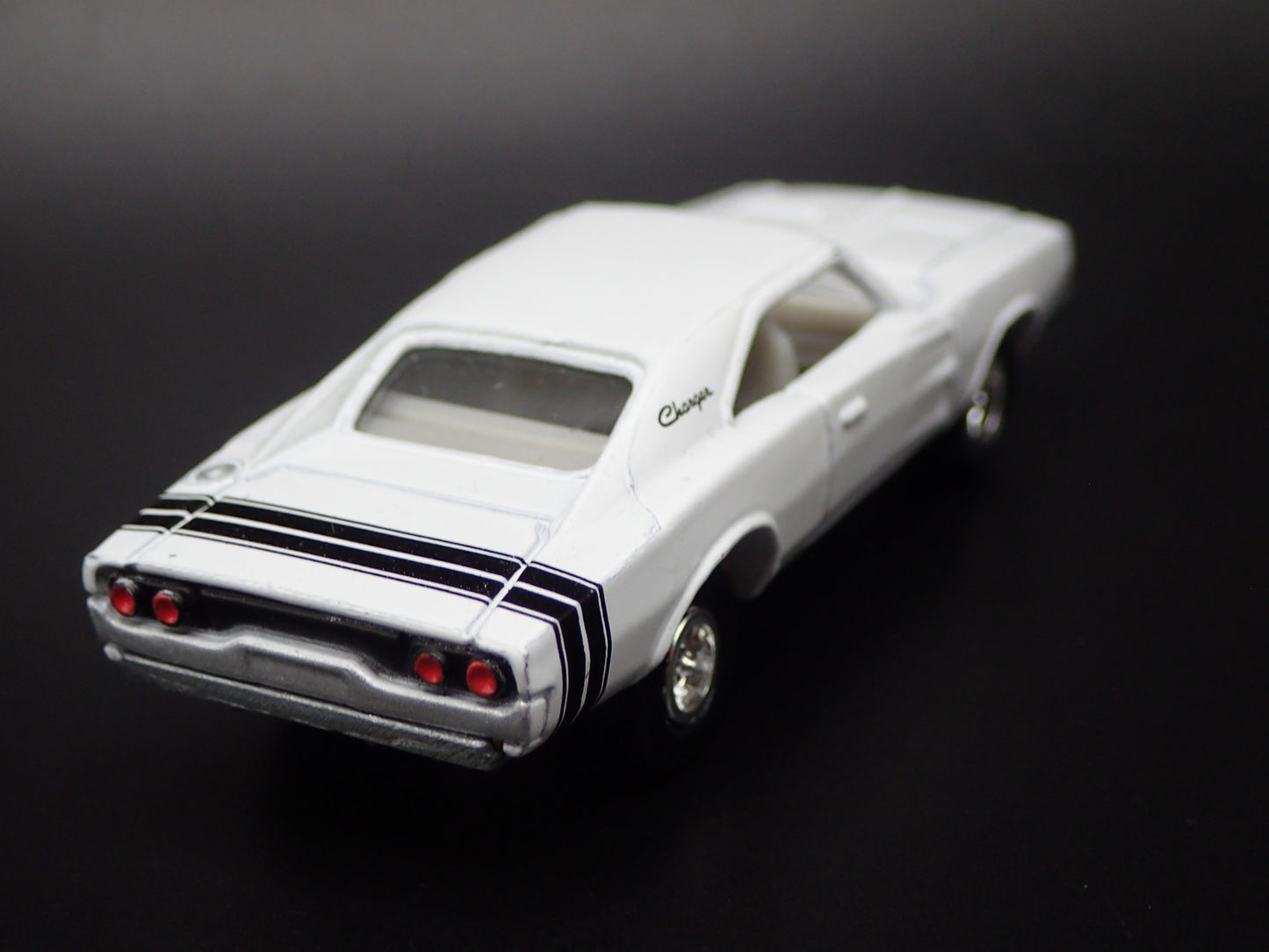 1968 68 DODGE CHARGER WHITE 1:64 SCALE COLLECTIBLE DIORAMA DIECAST MODEL CAR