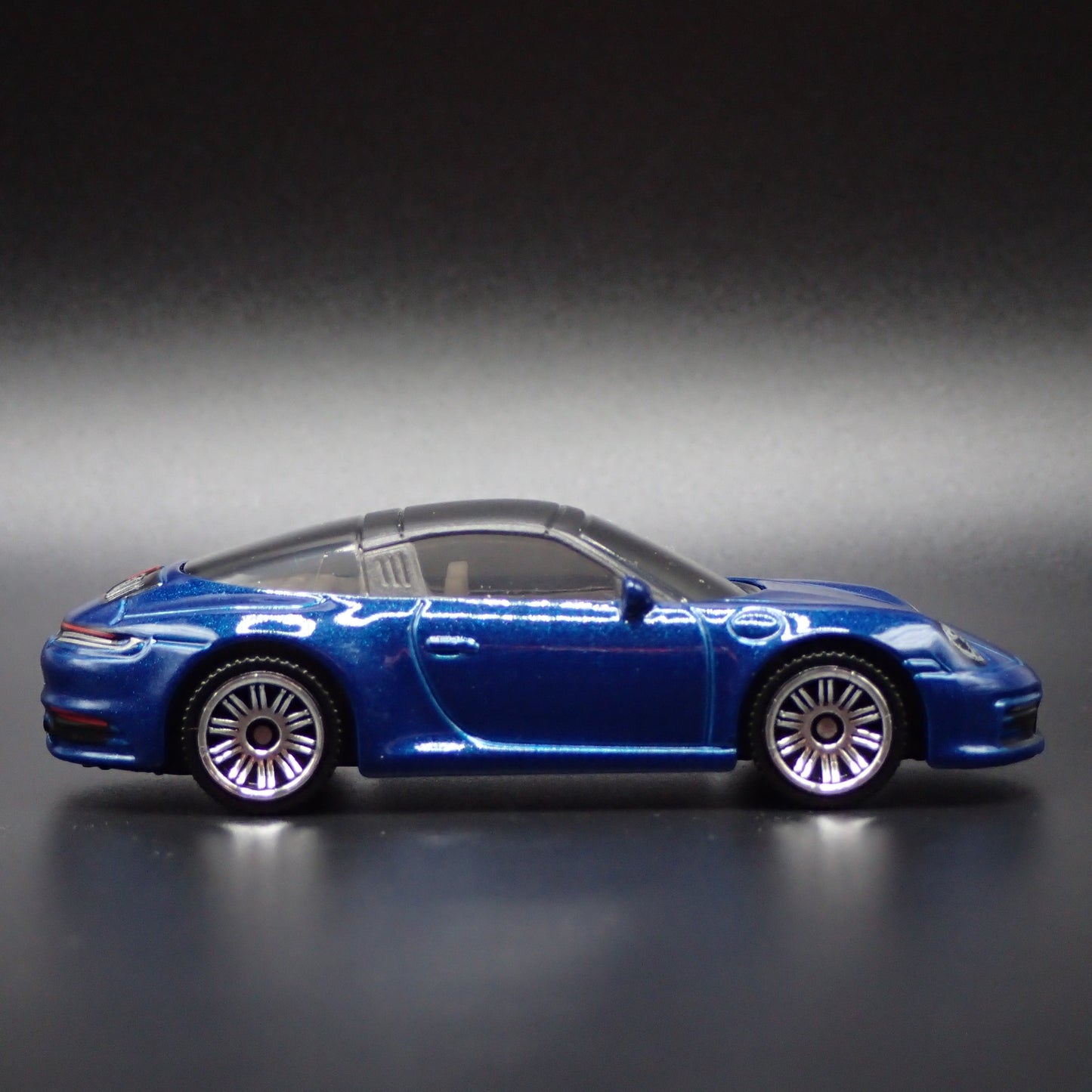 2018-2025 PORSCHE 911 TARGA 4S BLUE 1:64 SCALE COLLECTIBLE DIECAST MODEL CAR