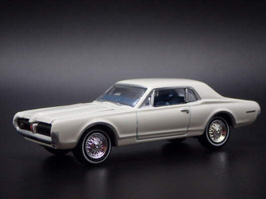 1967 67 MERC MERCURY COUGAR WHT 1:64 SCALE COLLECTIBLE DIORAMA DIECAST MODEL CAR