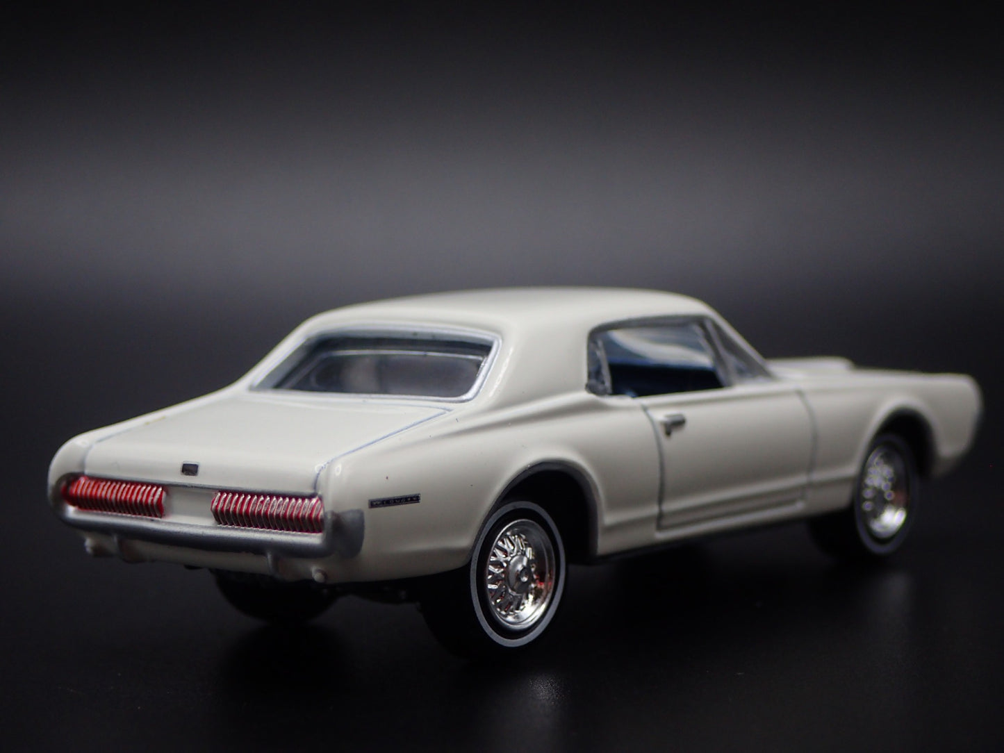 1967 67 MERC MERCURY COUGAR WHT 1:64 SCALE COLLECTIBLE DIORAMA DIECAST MODEL CAR